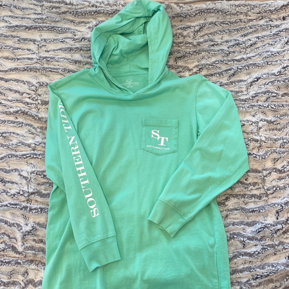 Boys, size M, 100% cotton, hooded T. Gently worn.